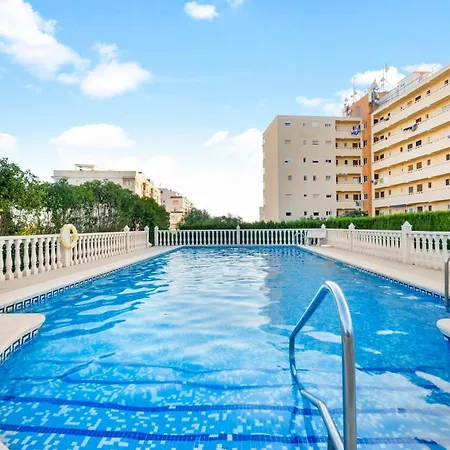 Views With Pool, アパート トレビエハ
